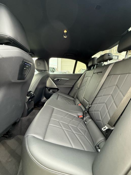BMW 520d / G60 / M paket / 2024/ 61 tkm / PDV foto 2
