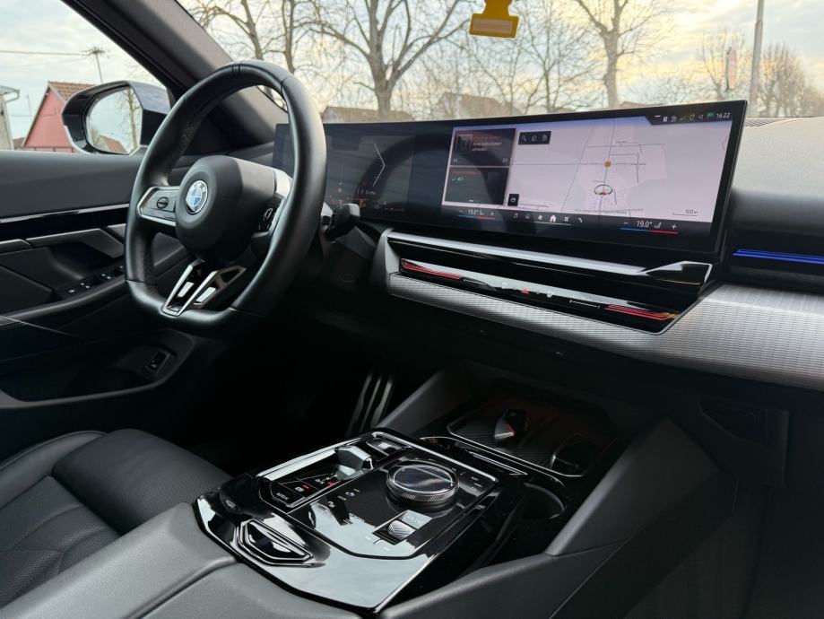 BMW 520d / G60 / M paket / 2024/ 61 tkm / PDV foto 5
