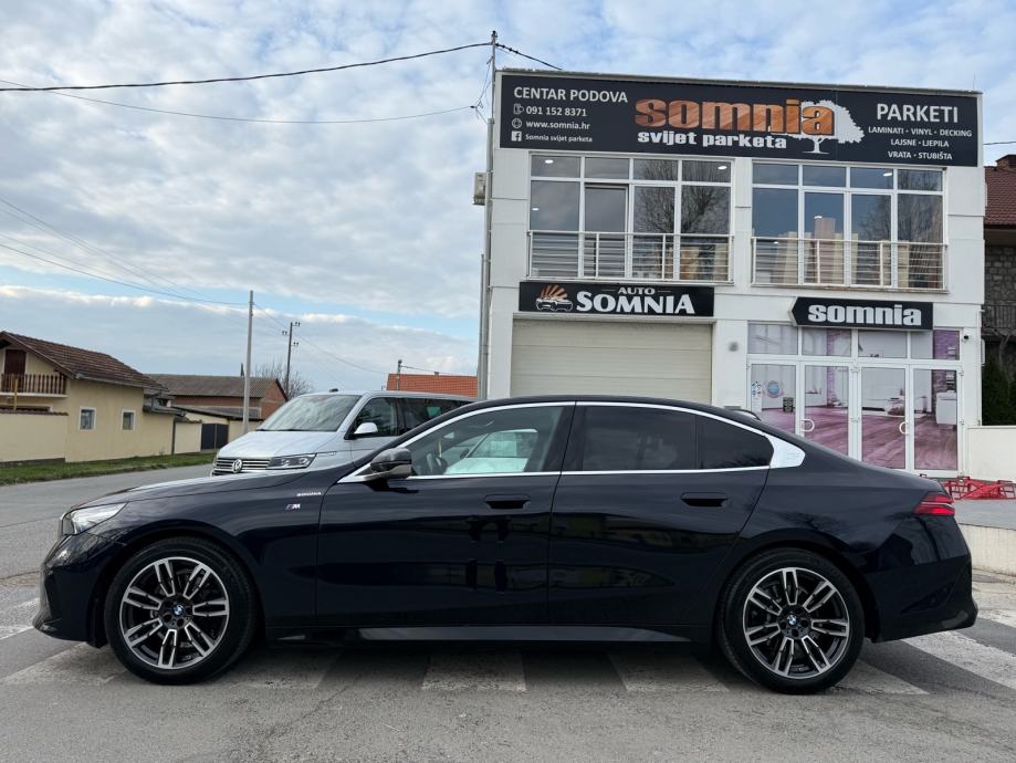 BMW 520d / G60 / M paket / 2024/ 61 tkm / PDV foto 19