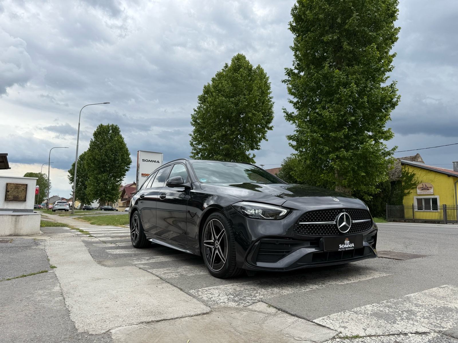 Mercedes-Benz C 200 d – AMG – TOP oprema – god 2024 – 51 000 km – PDV foto 15