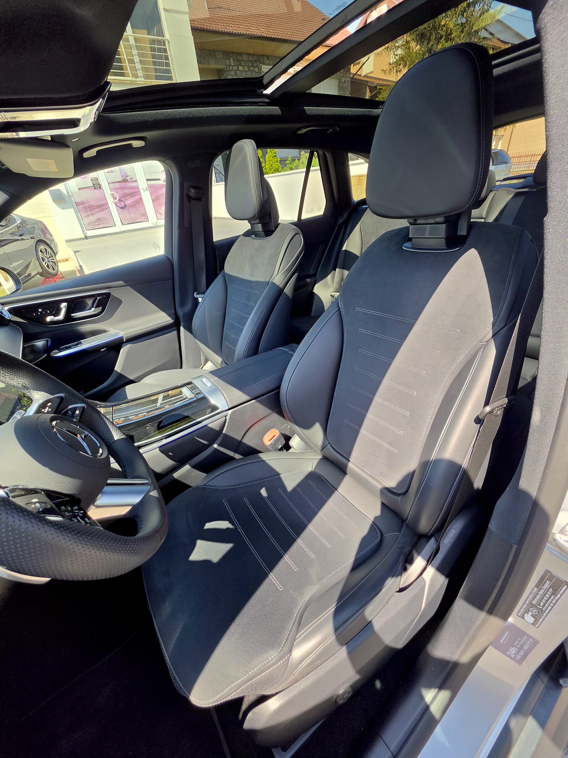 Mercedes – Benz GLC 300 4MATIC – AMG Line – 12.000 km foto 14