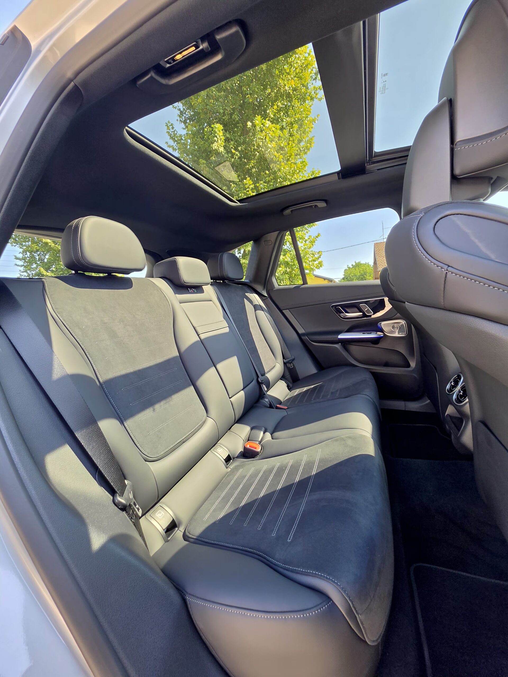Mercedes – Benz GLC 300 4MATIC – AMG Line – 12.000 km foto 17