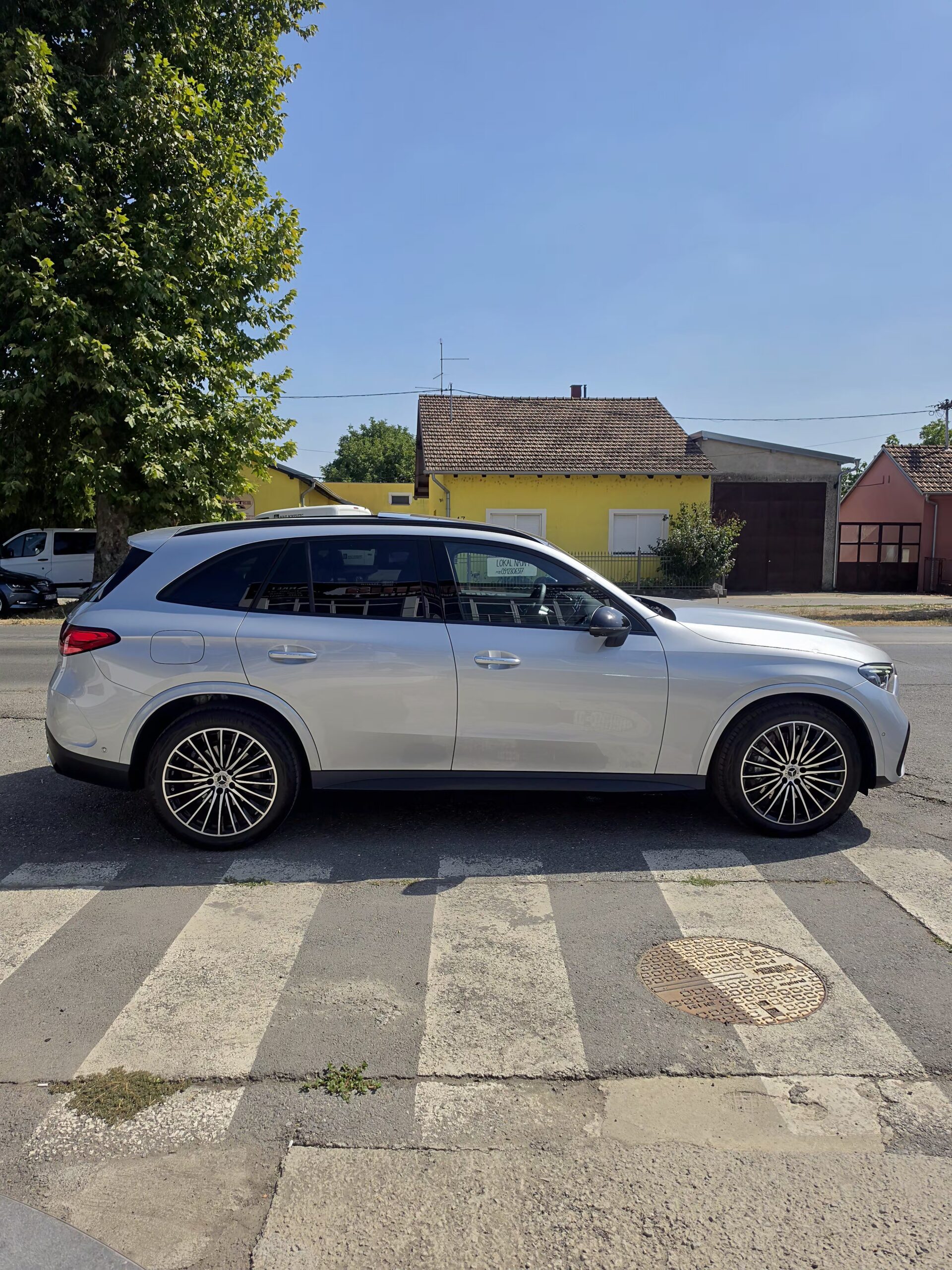 Mercedes – Benz GLC 300 4MATIC – AMG Line – 12.000 km foto 8