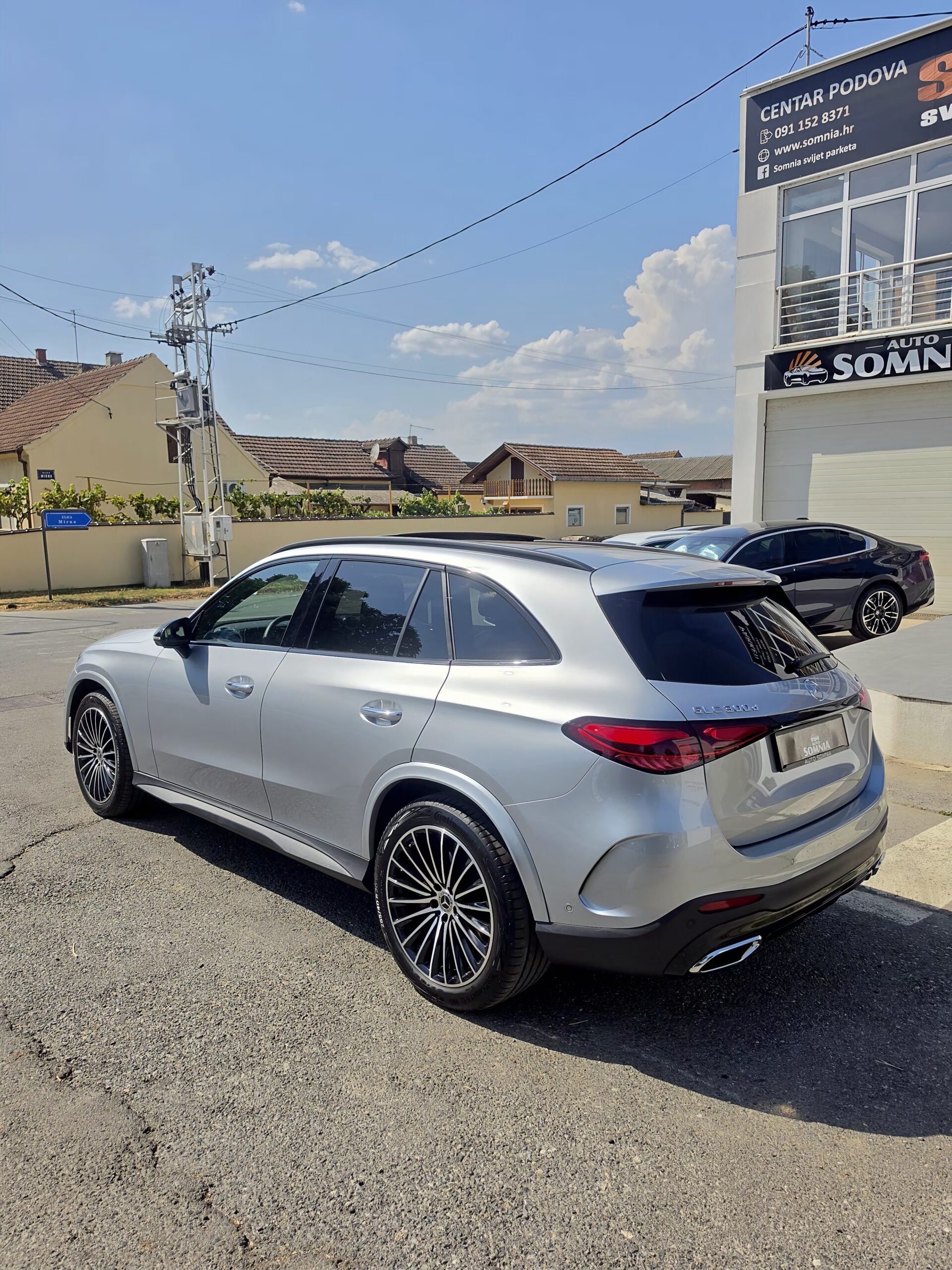 Mercedes – Benz GLC 300 4MATIC – AMG Line – 12.000 km foto 3