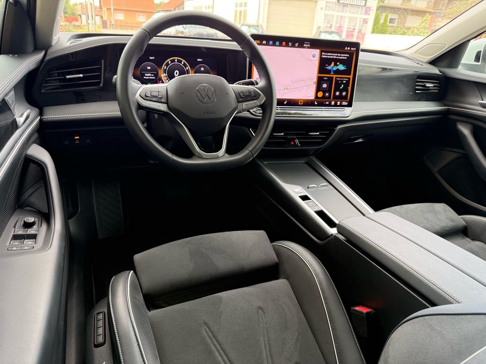 VW Passat B9- DSG – 12/25 – 16000 km – Business – IQ Matrix- reg 07/27 foto 4