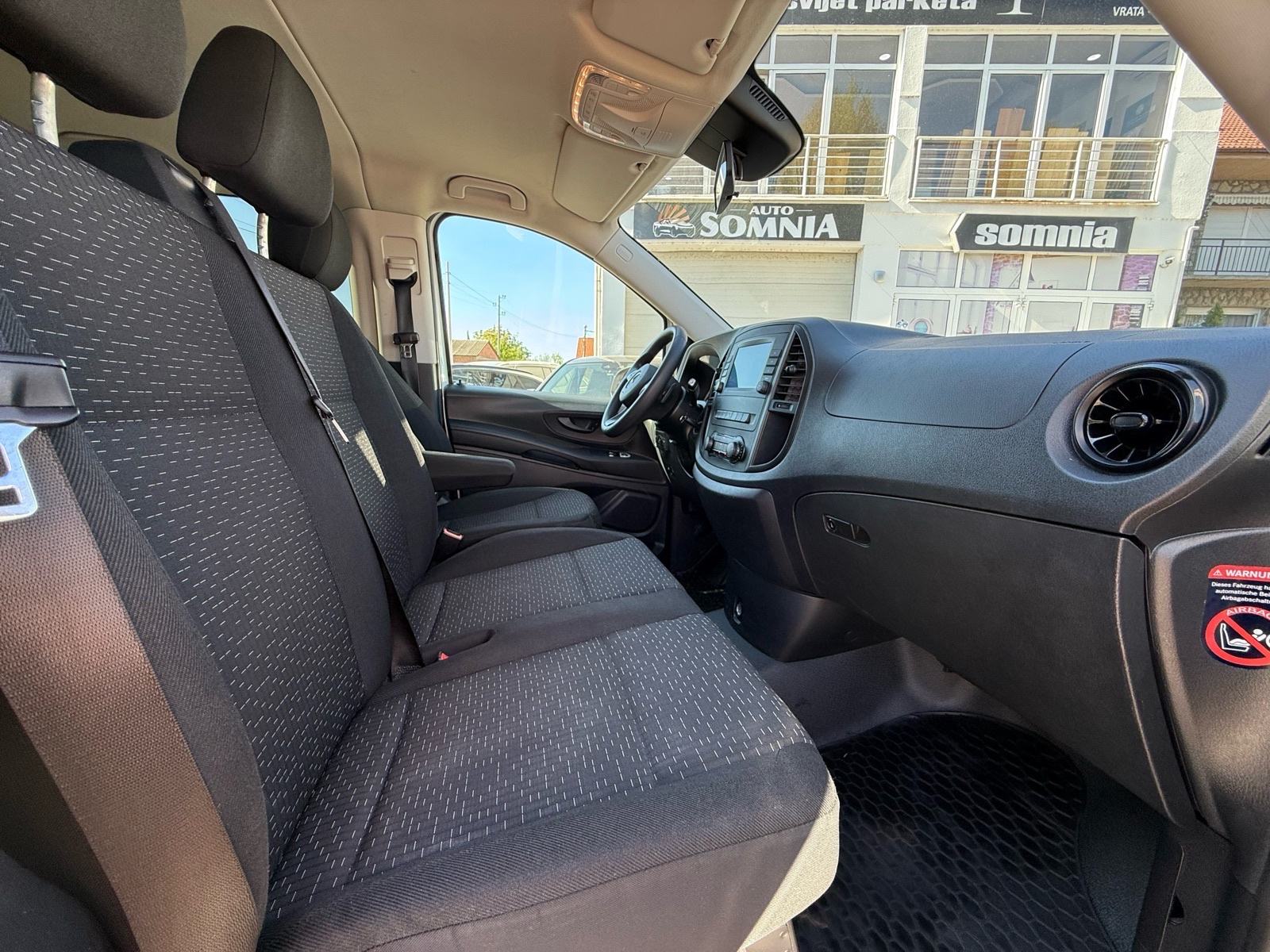MB Vito Tourer Pro – Automatik – 9 sjed – PDV – g 08/23 – 141 tkm foto 16