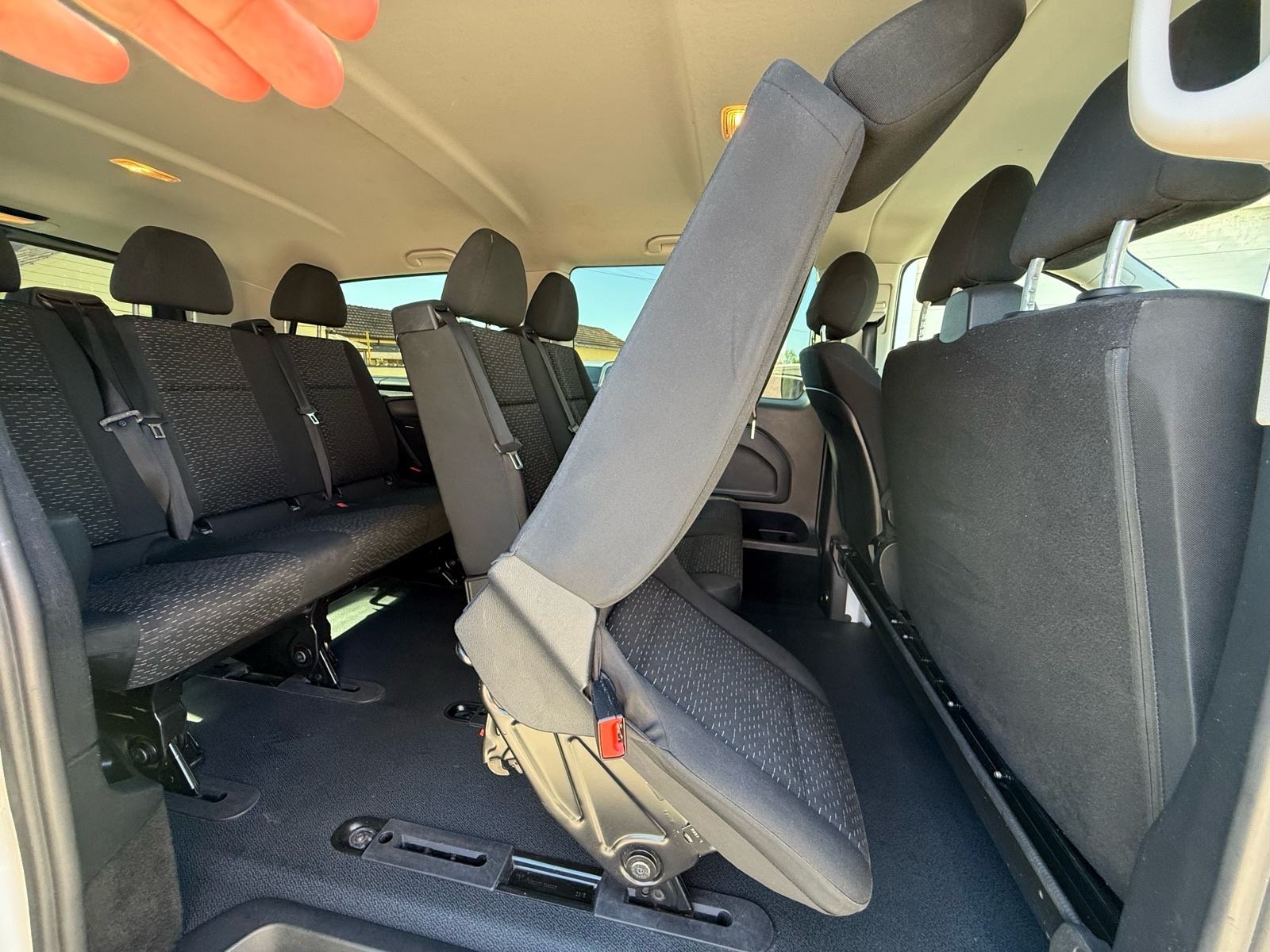 MB Vito Tourer Pro – Automatik – 9 sjed – PDV – g 08/23 – 141 tkm foto 7