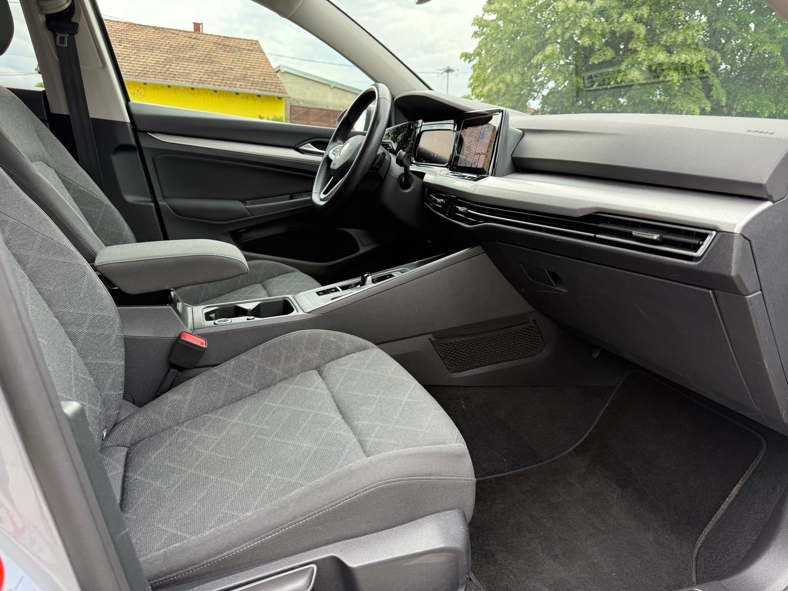VW Golf 8 2.0 TDI – DSG – GOD 2020 – LED – Servisna – 141 tkm foto 17