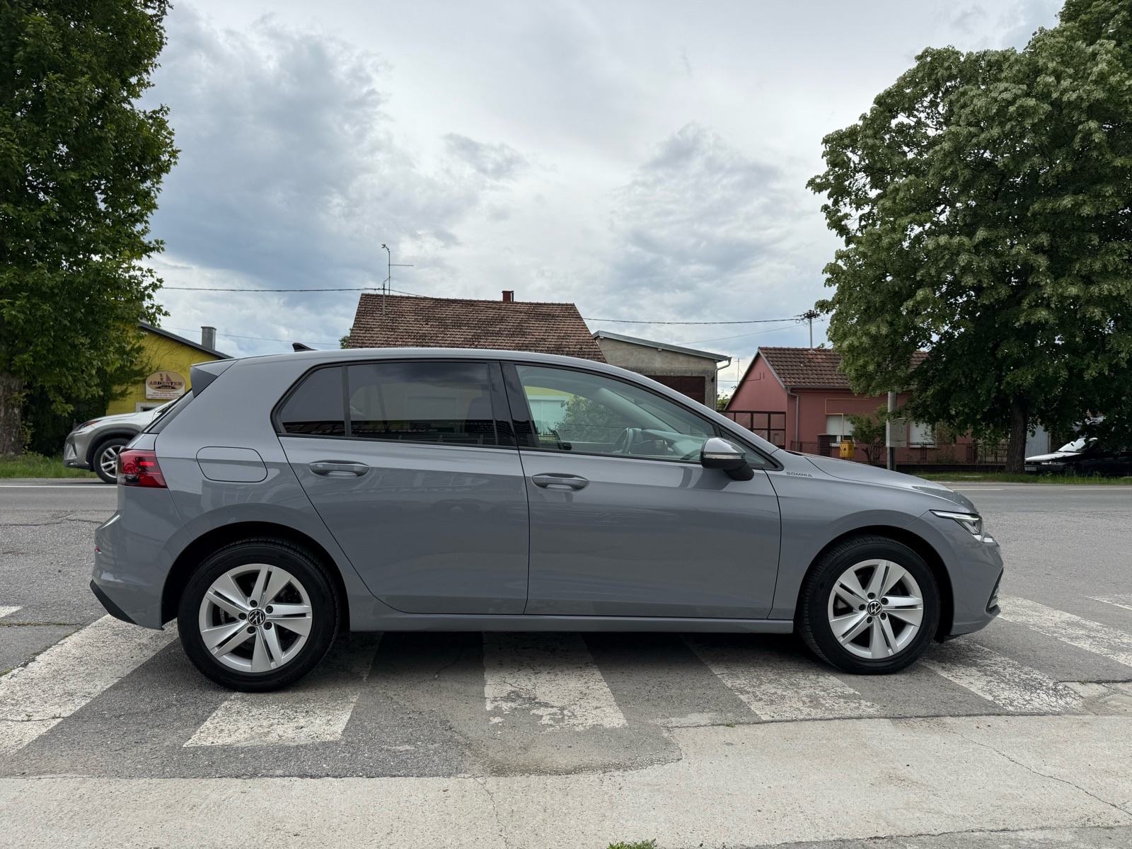 VW Golf 8 2.0 TDI – DSG – GOD 2020 – LED – Servisna – 141 tkm foto 11
